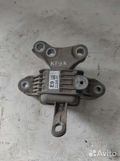 Опора подушка двигателя кпп chevrolet cruze