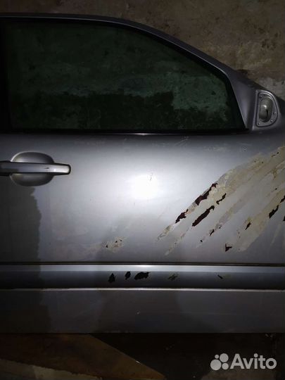 Правая дверь на Mersedes-Benz w210