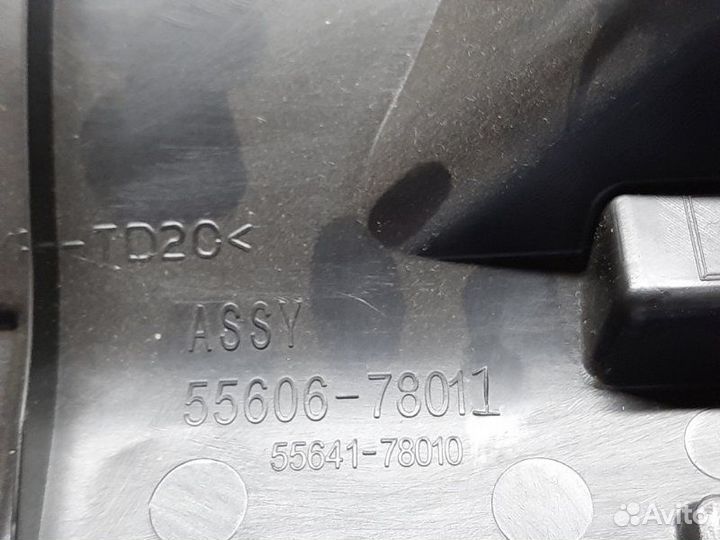 Накладка торпеды лев. перед. Lexus NX300h