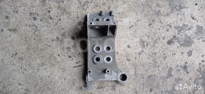 Кронштейн крепления бампера переднего левый DAF