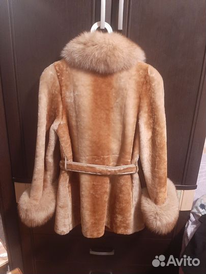 Шуба мутоновая с лисьим воротником 44р