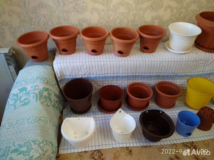 Горшки (кашпо) для цветов пластмассовые