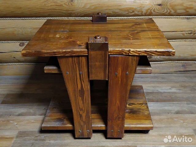 Журнальный столик на колесах с полкой