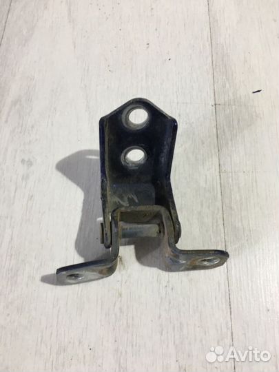 Петля двери mazda 6 GG 2.0 мт седан