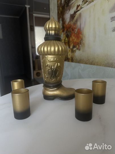 Оригинальный набор (бутылка + 4 рюмки)