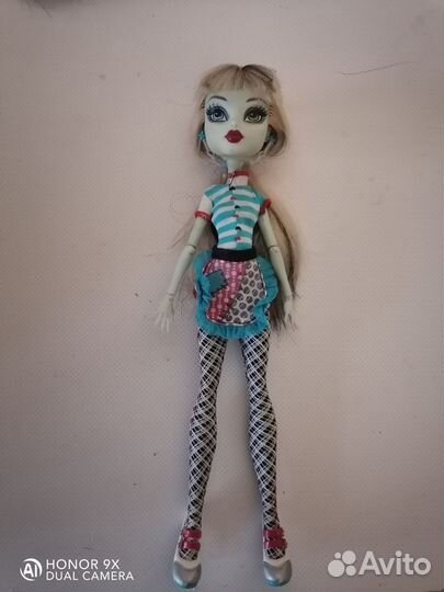 Кукла монстер хай