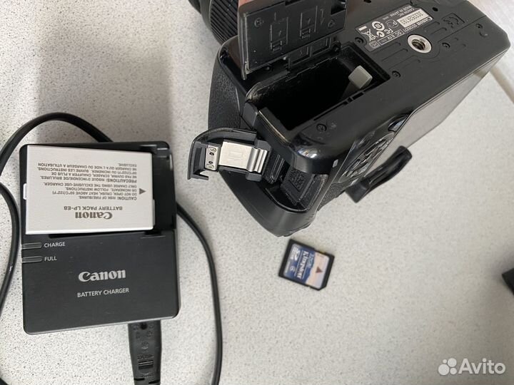 Зеркальный фотоаппарат canon 550d