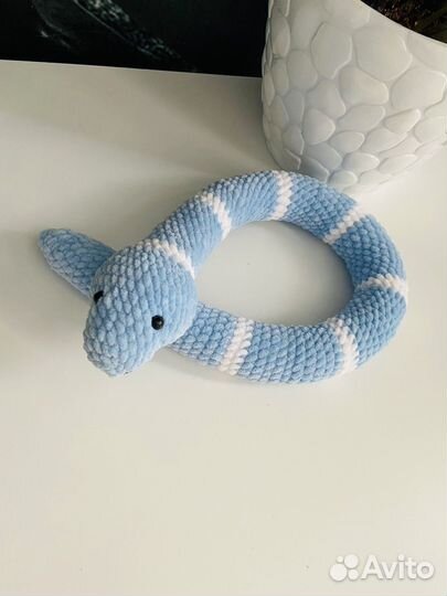 Плед и игрушки для детей