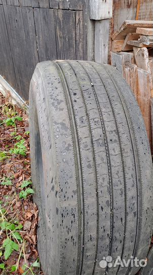 Покрышки от грузовой машины
