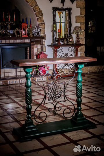 Консольный винтажный столик
