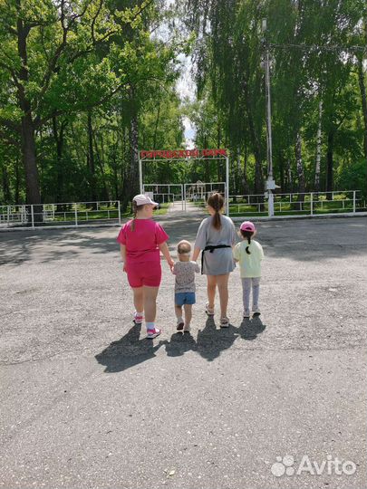 Услуги няни для ребенка