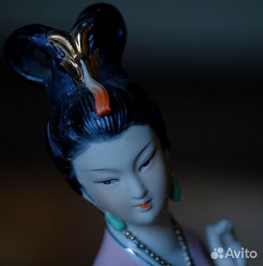 Японская фарфоровая статуэтка