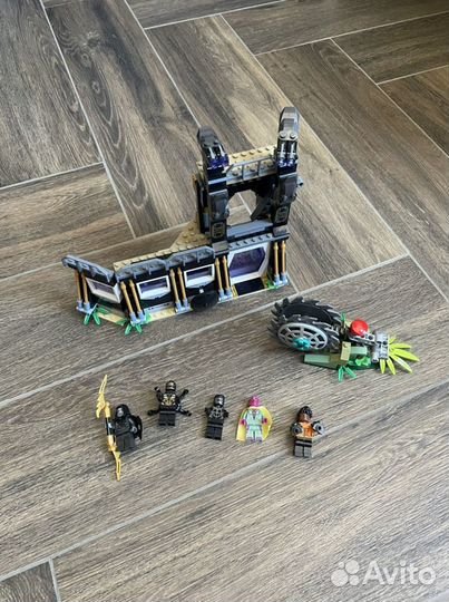 Lego 76103 Corvus Glaive Thresher Attack
