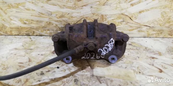 Суппорт тормозной передний правый Hyundai Santa Fe