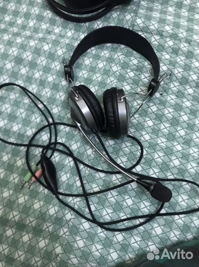 Наушники с микрофоном