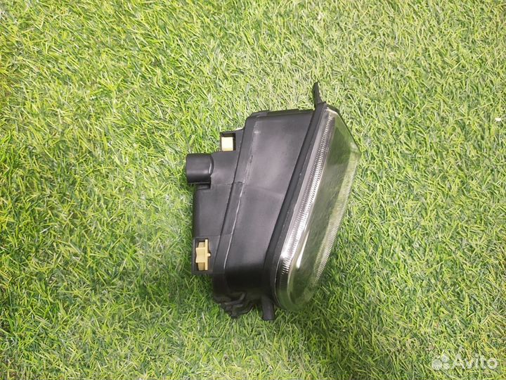 Фара противотуманная передняя левая Bmw 5 Series