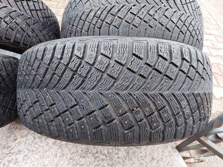 Michelin X-Ice North 4 265/50 R19