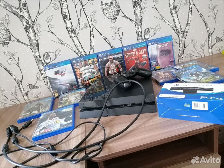 Sony PS4 + 11 дисков + камера + джойстик