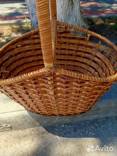 Корзинка плетенная