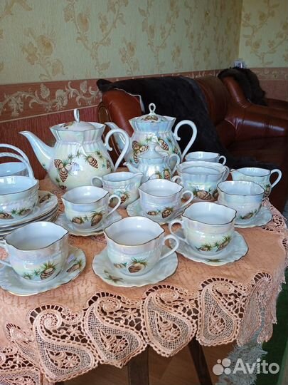 Фарфоровый чайный сервиз 