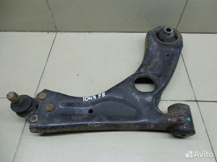 Рычаг передний правый Aveo (T300) 2011