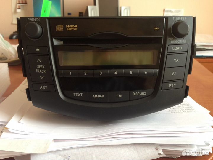 Продам штатное головное устройство toyota RAV4 3