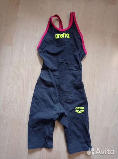 Стартовый гидрокостюм arena