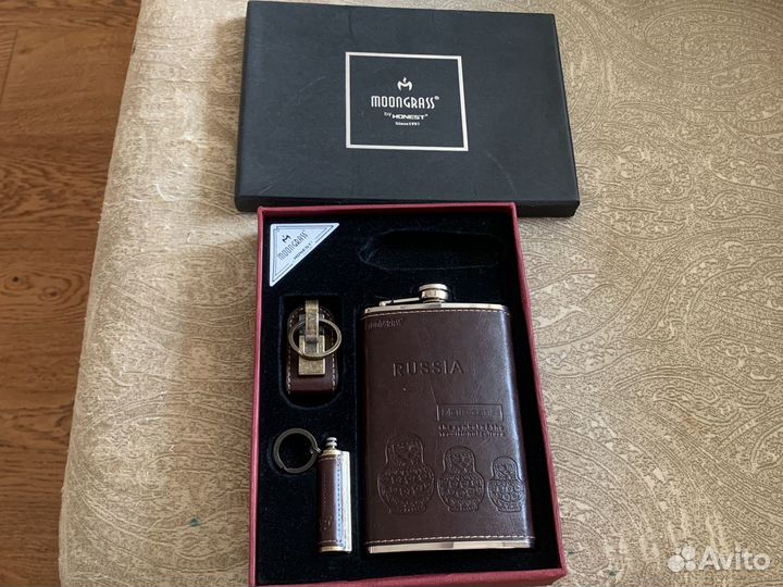 Подарочный набор - фляжка, зажигалка, брелок