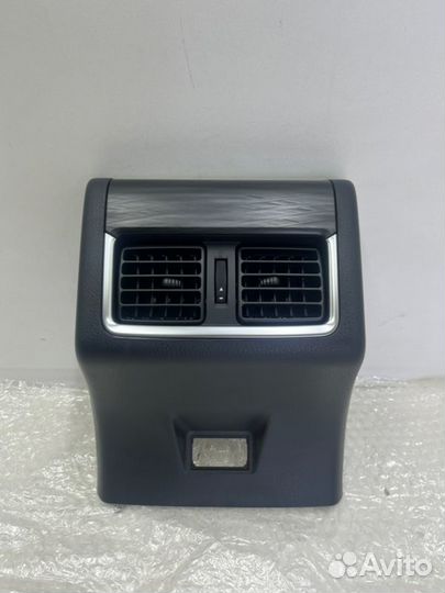 Накладка центральной консоли Toyota Camry V75