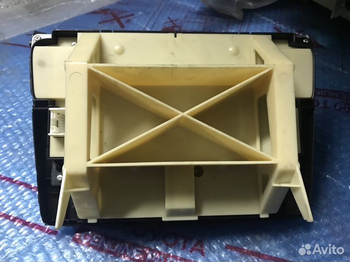 Lexus is 250 блок предохранителей проводка