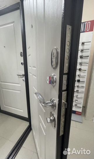 Дверь входная новая со склада