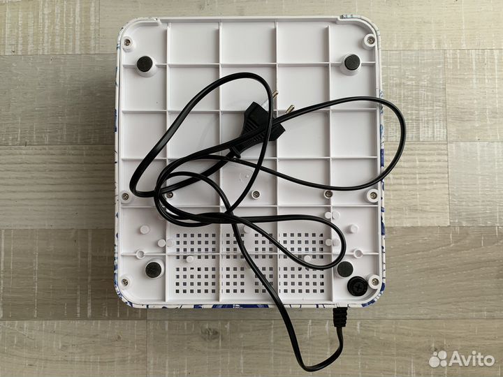 Для сушки ногтей лампа