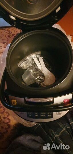 Мультиварка redmond новая