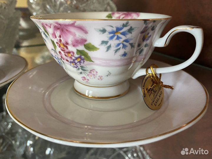 Чашки, кружки и чайные пары, мыльницы, конфетницы