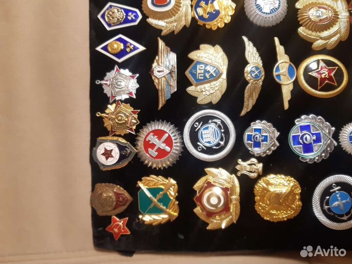 Кокарды, значки и медальки