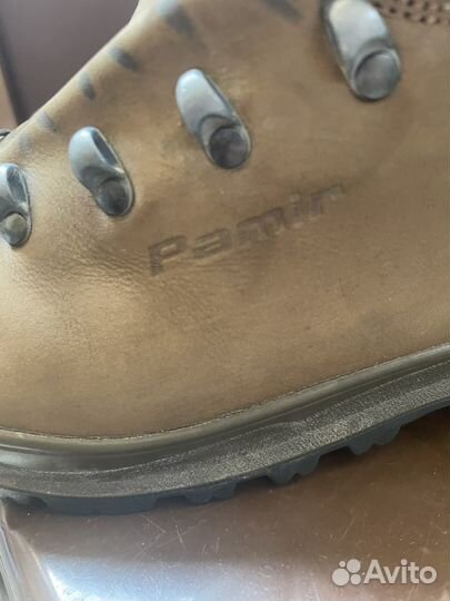 Продаю трекинговые ботинки