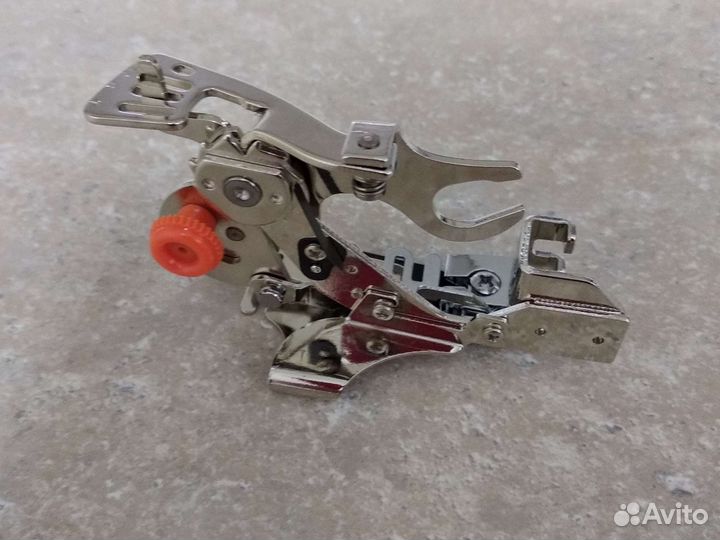 Приспособление для образования складок