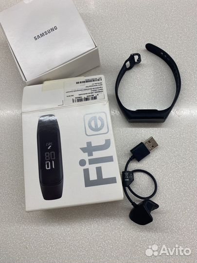 Фитнес браслет samsung fit e