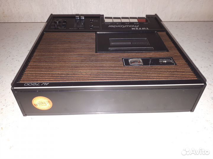 Переносной японский магнитофон tiffen 70e