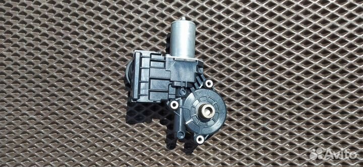 Моторчик стеклоподъемника Toyota 8572042130