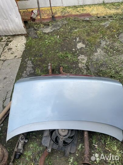 Продам 2 крышки багажника