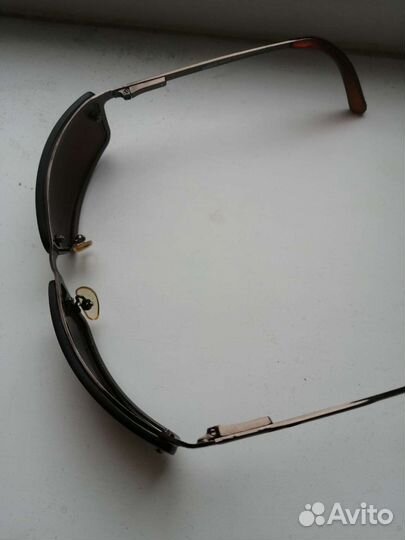 Очки солнцезащитные металлические