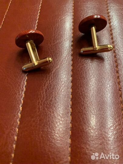 Запонки Hennesi