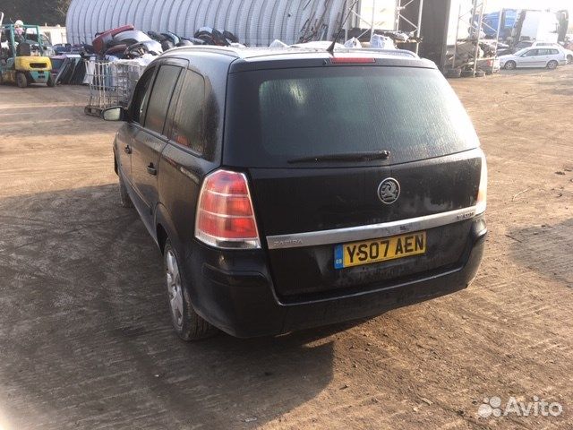 Разбор на запчасти Opel Zafira B