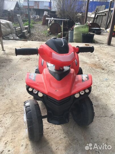 Детский квадроцикл на аккумуляторе