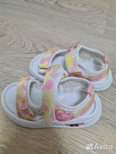 Сандалии для девочки 24 размер