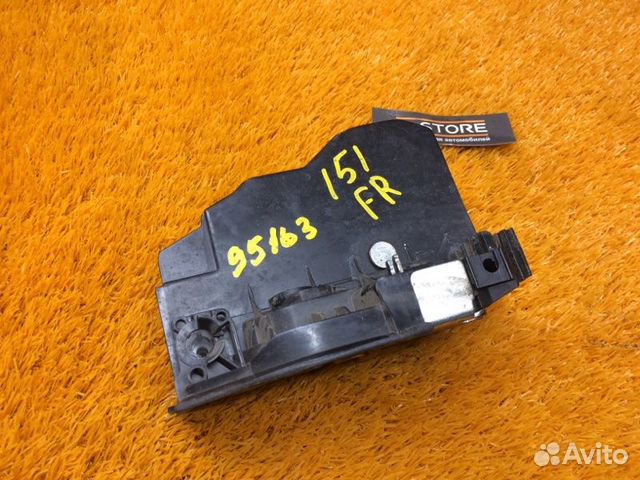 Замок двери передний правый Bmw 1-Series E87