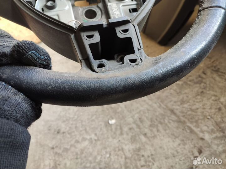 Руль Opel Astra H плохое состояние