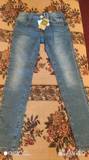 Новые джинсы для мальчика 158