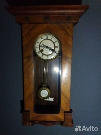 Антикварные настенные часы с боем